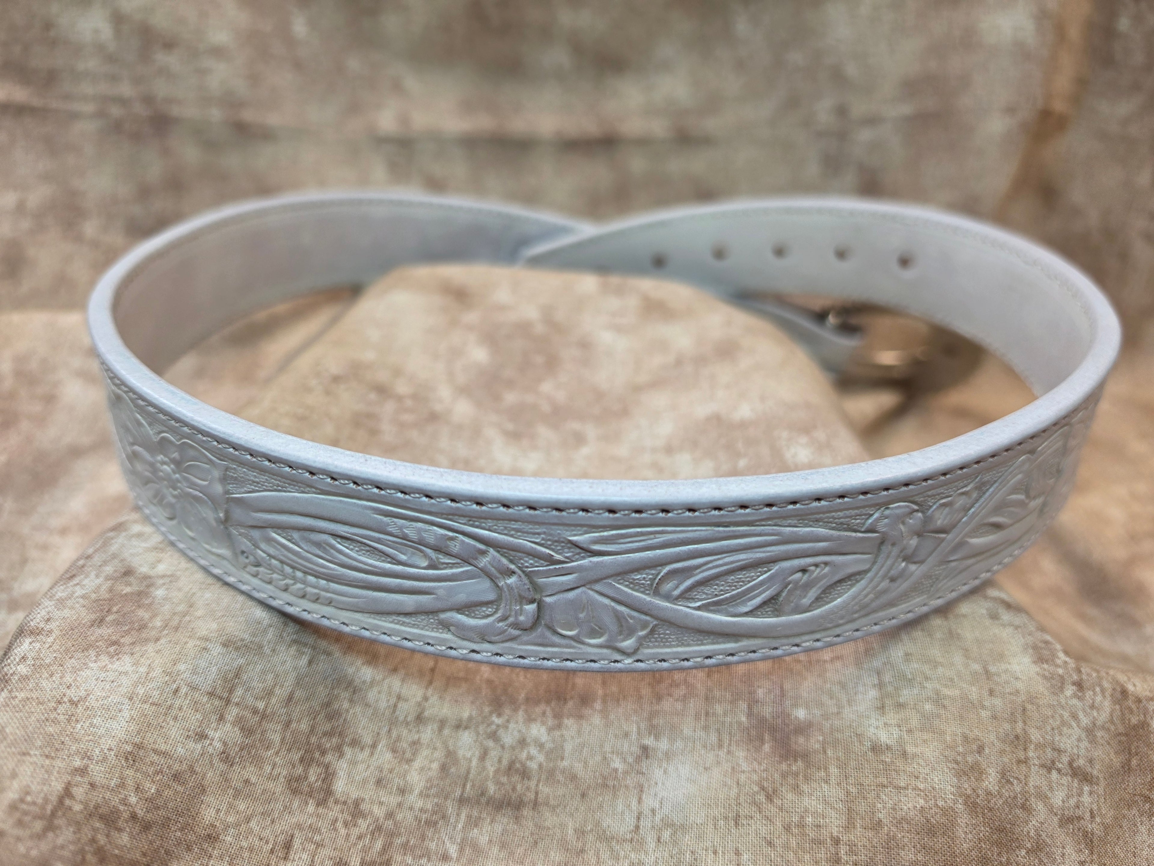 Hard to find! White Western Belt, Size 33"